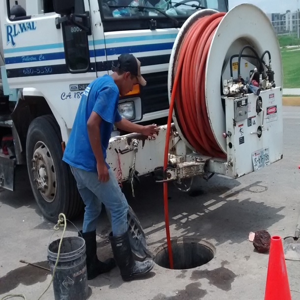 Limpieza y Desazolve de Drenajes Alquiler de Baños Públicos